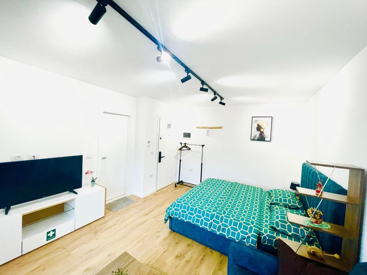 Central Studio Apartment 1, Tirana Esterno foto