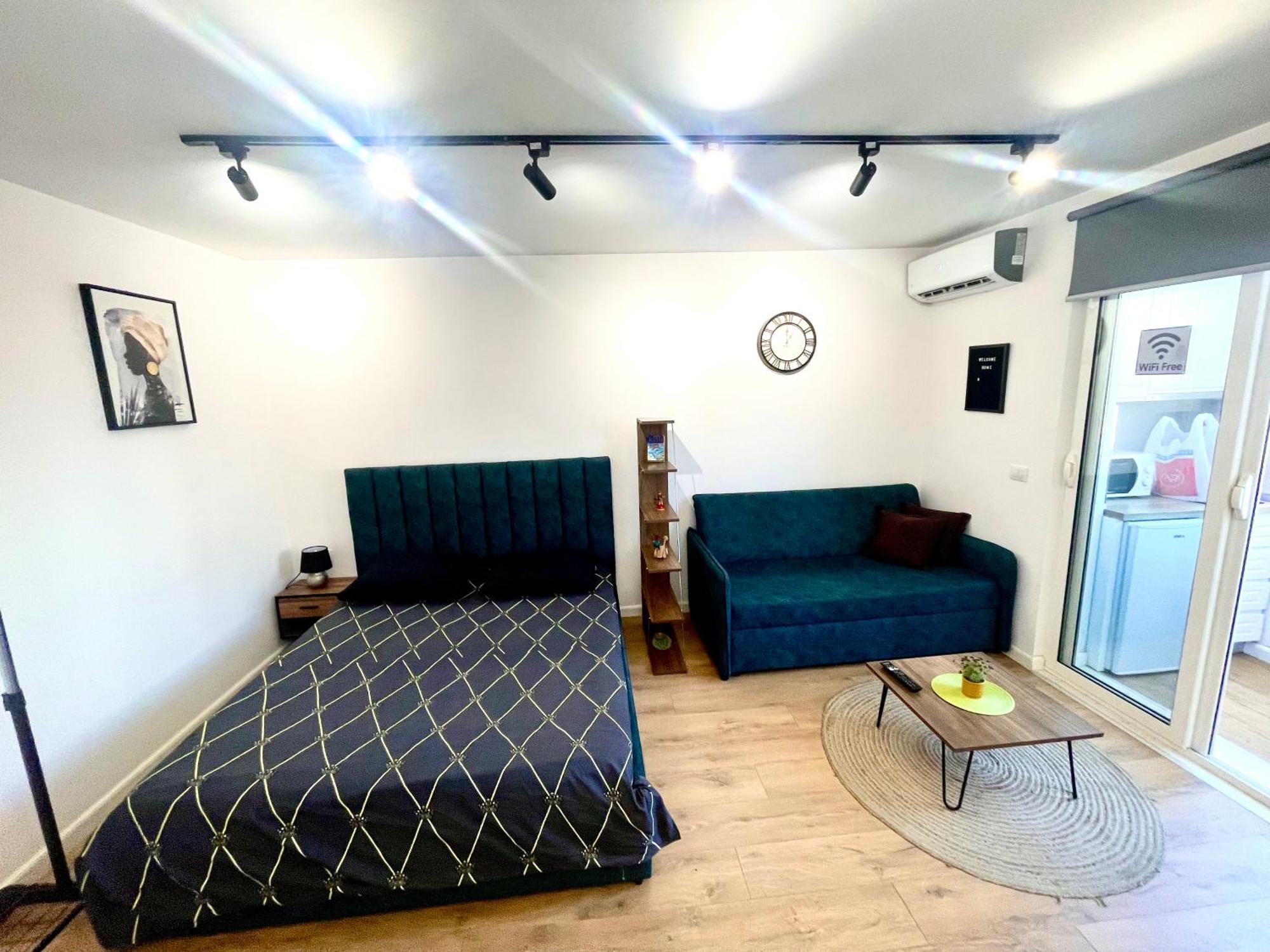 Central Studio Apartment 1, Tirana Esterno foto